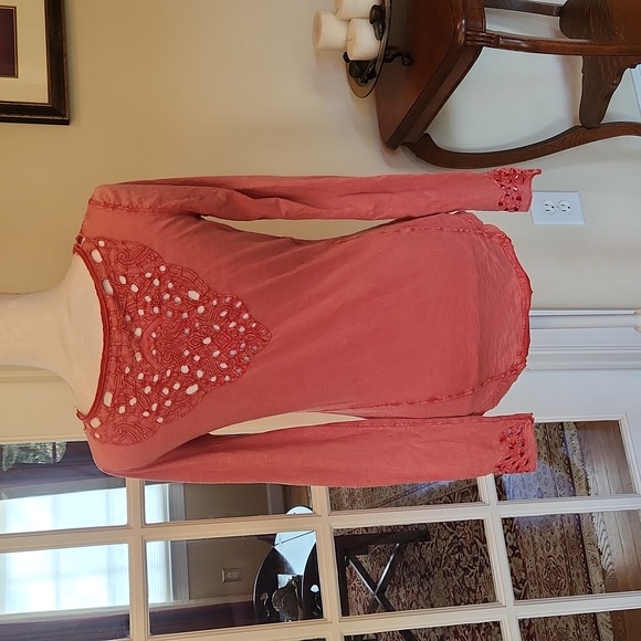 FREE PEOPLE red cotton cut out blouse S - Picture 5 of 7